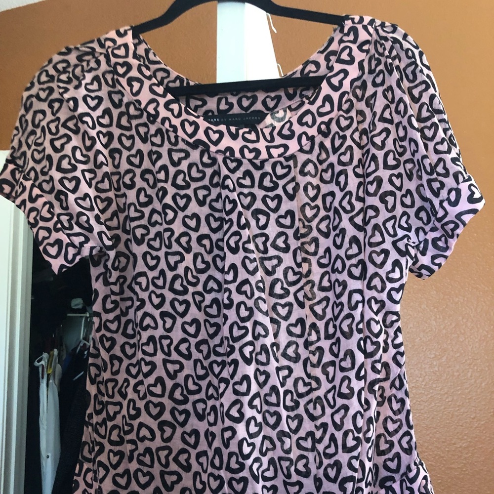 Beautiful Black hearts Marc Jacobs top 💖🖤